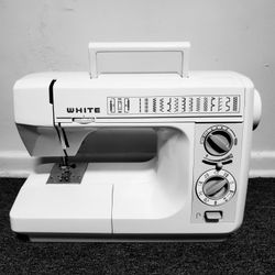 WHITE Sewing Machine Model 4041