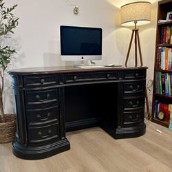 Elegant wooden Executive desk vintage style with details and unique design from the prestige hooker furniture dark brown color good condition we deliv