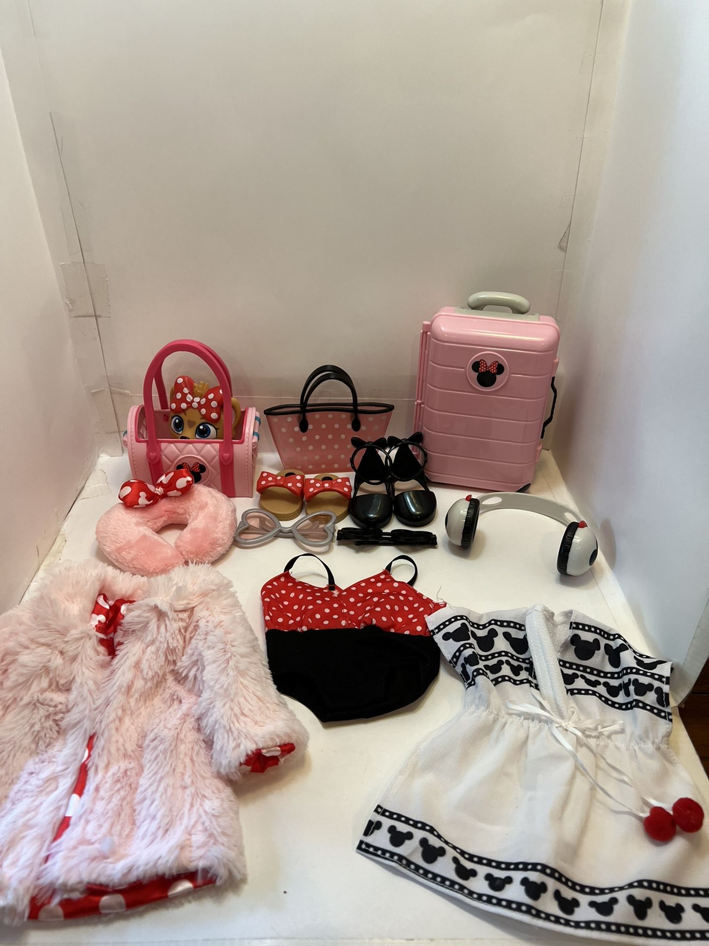 Disney Minnie Mouse ILY 18inch Doll Clothes & Accessories Large Lot
