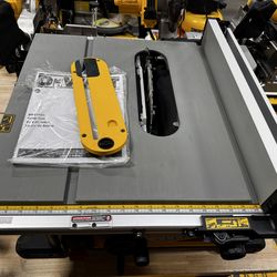DeWALT 10" Table Saw with Stand