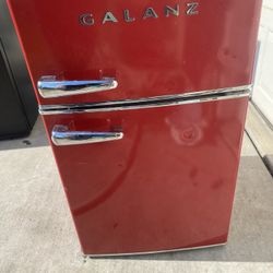Mini Fridge 
