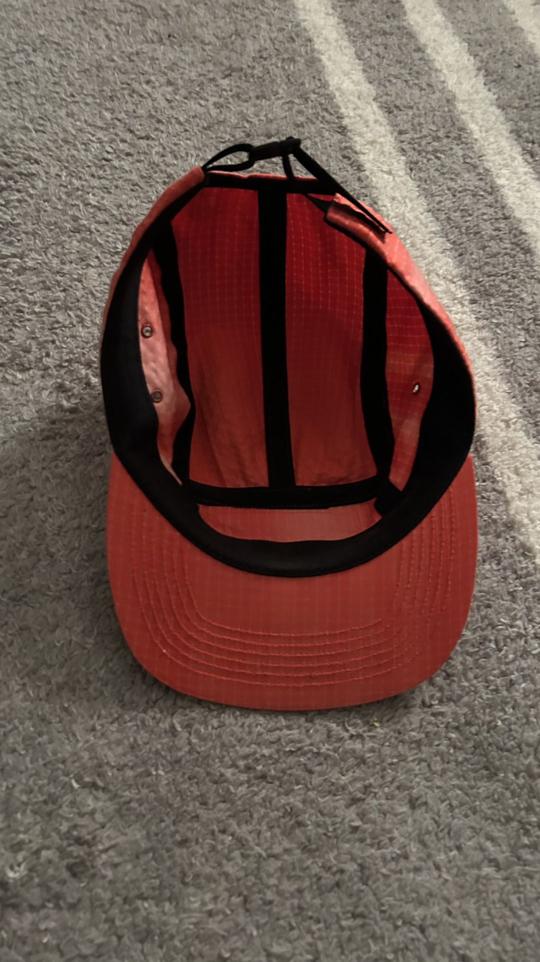 Supreme red adjustable hat for Sale in Mckinney, TX - OfferUp