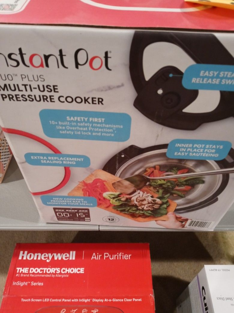 INSTANT POT MULTI USE PRESSURE COOKER
