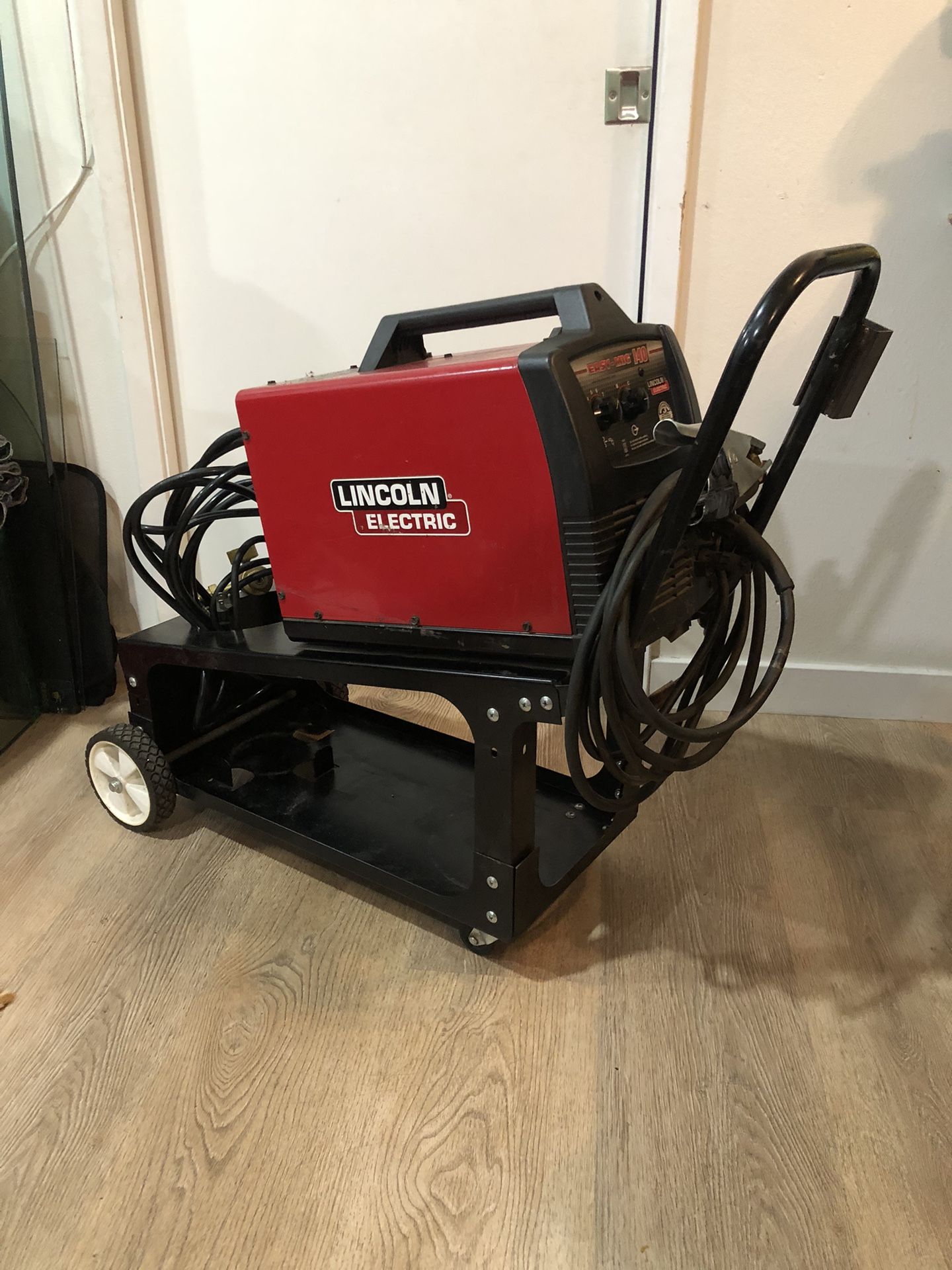 Lincoln Electric Easy-MIG 140 Welder