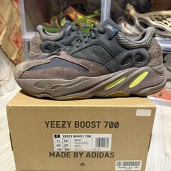 Adidas Yeezy 700 Mauve