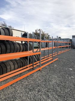 Pallet racks for tires