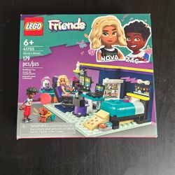 Lego Friends Novas Room