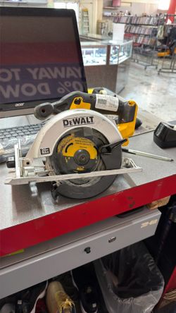 Dewalt circular saw with battery