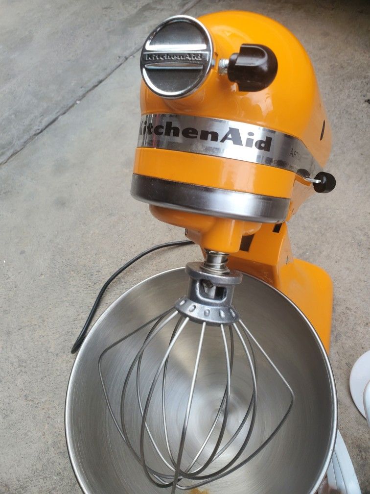 Kitchenaid Commercial mixer for Sale in Las Vegas, NV - OfferUp