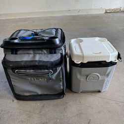 !!!SET OF  2 COOLERS !!! 🧊 🥶 