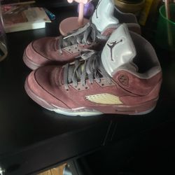 Used Burgundy Jordan 5’s 