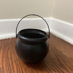 BRAND NEW MINI BLACK PLASTIC CANDY BUCKET