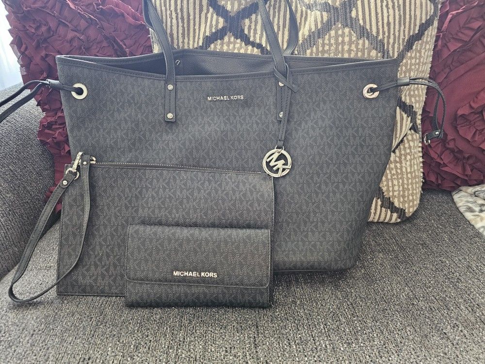 Michael Kors Jet Set Travel 3 Piece Set Tote/ Purse