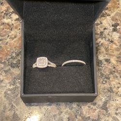 Engagement Ring And Wedding Band Set