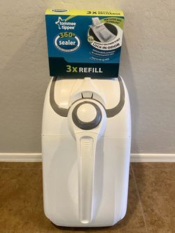 Tommee Tippee diaper pail plus 2 refills