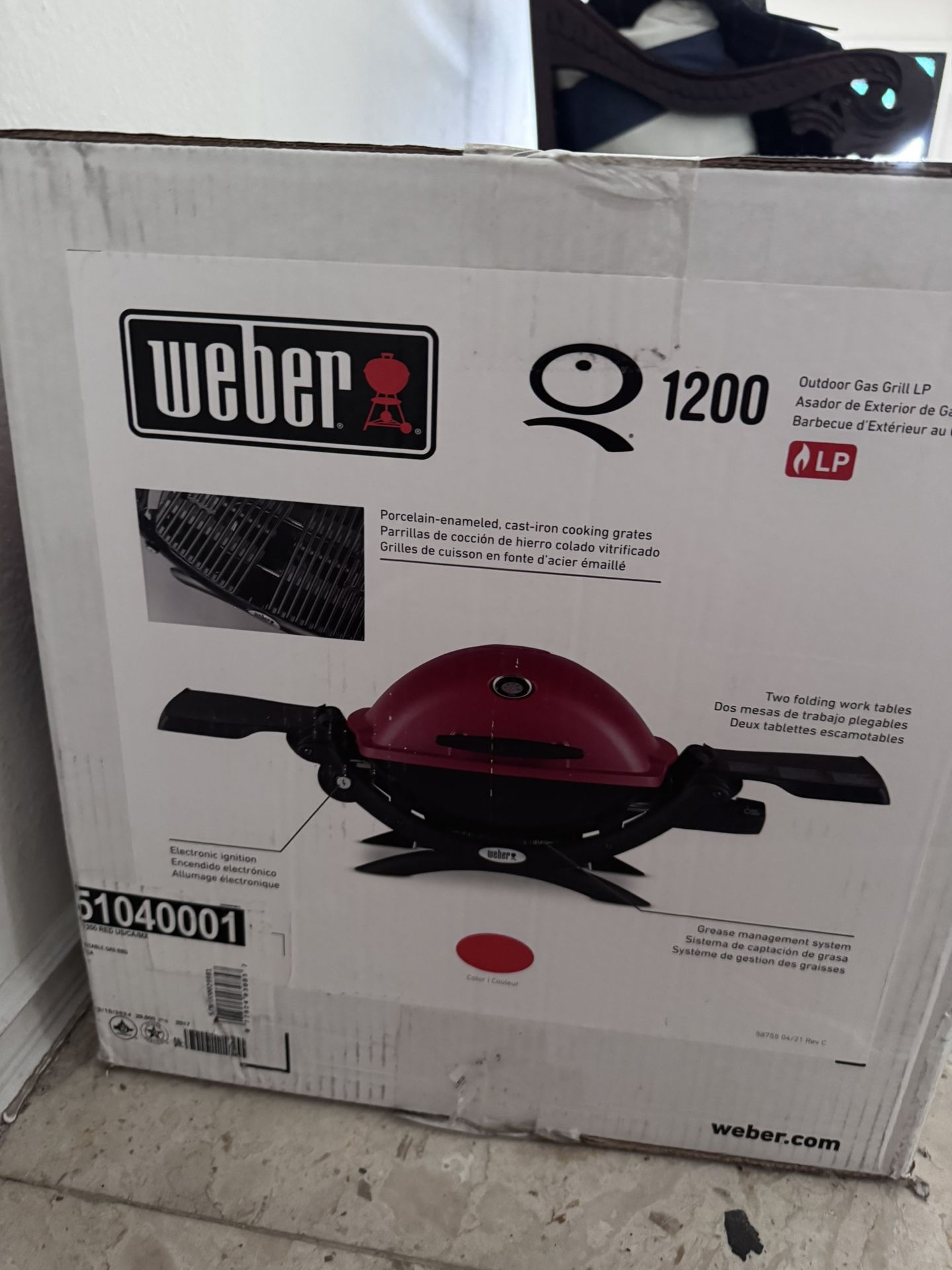 Weber Q1200 liquid propane GRILL, Red