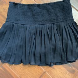 New With Tags Prety Hollister Ladies M Skirt With Built In Slip