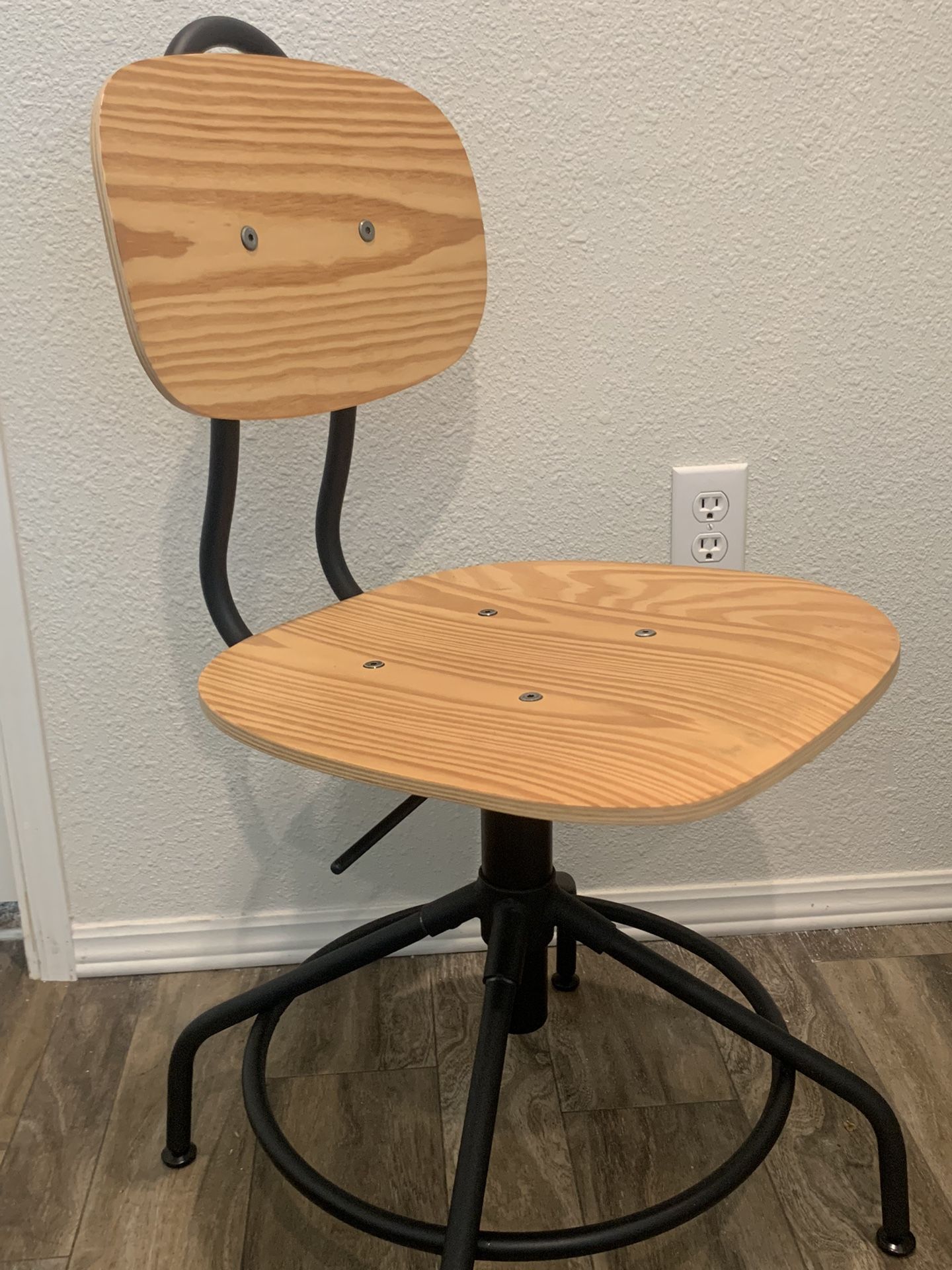 IKEA Pine Wood Swivel Chair (Height Adjustable, Single)