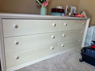Bedroom Dresser with 2 side cube tables