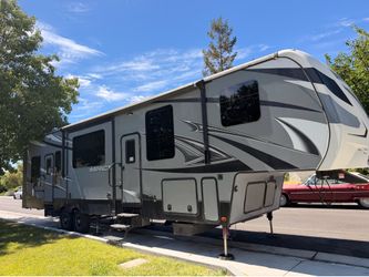 2016 Keystone Impact 361 Toy Hauler