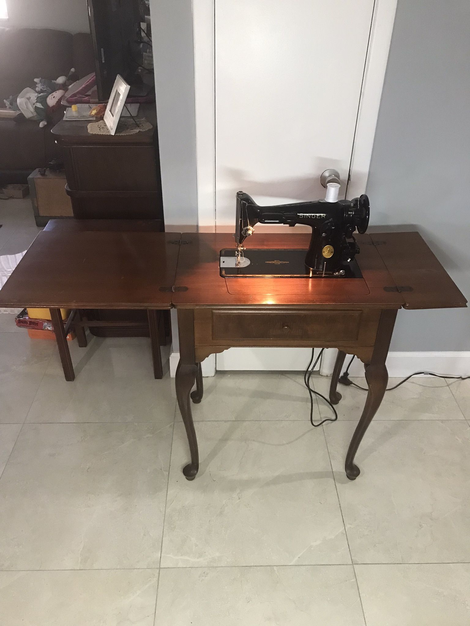 Singer 201 Vintage 1947 Sewing Machine with Queen Ann Cabinet Excellent Condition Just Serviced