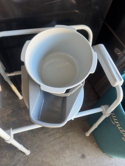 Portable Bedside Commode with Bucket