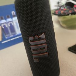 JBL Flip 6 Like New Authentic