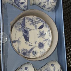 Grace fine Porcelain Teacup and saucers 4 PC 