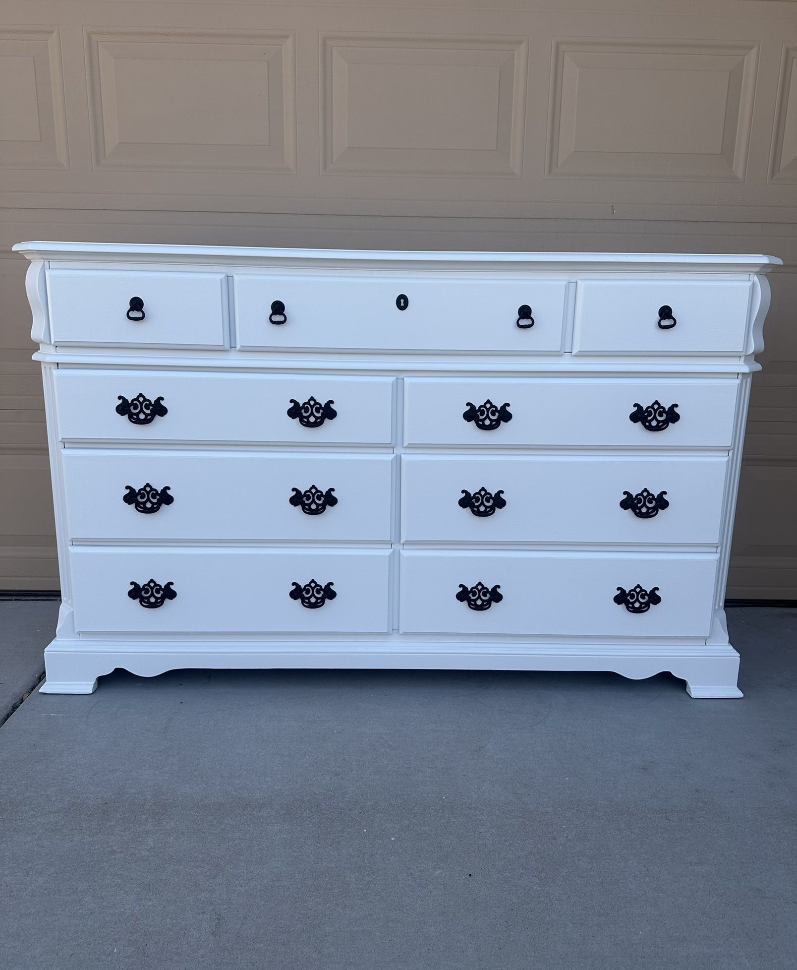 Dresser White 9-Drawers