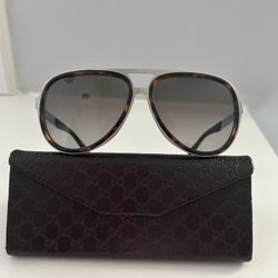 Gucci Aviator 