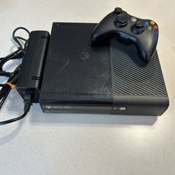 Xbox 360 E 250GB