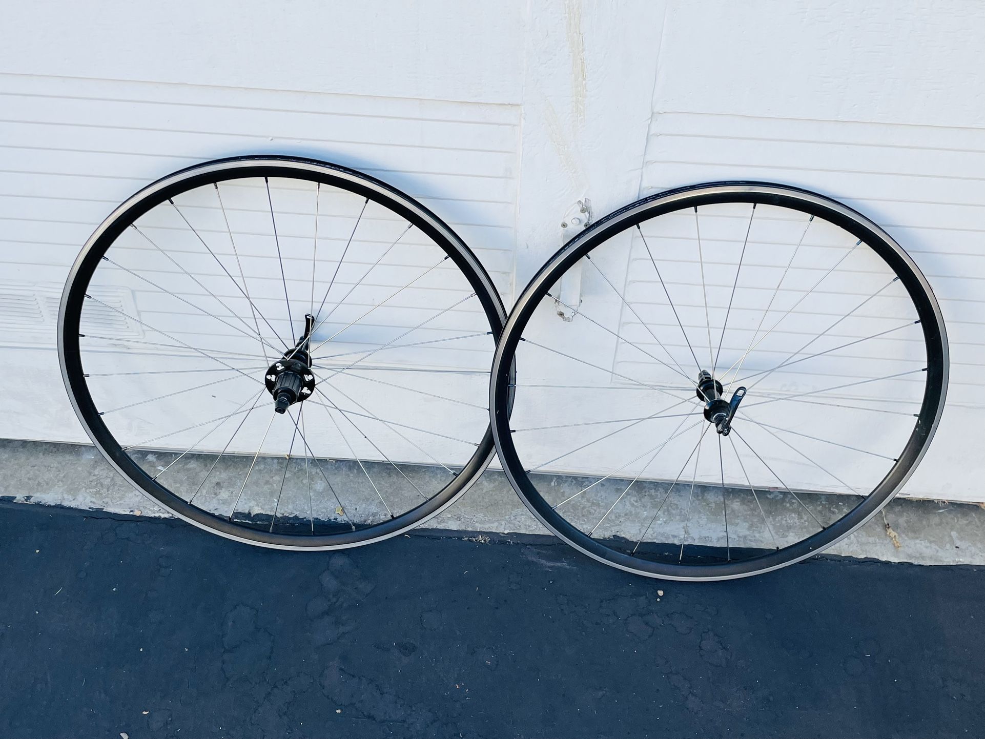 Velomax 700c Clincher Road Bike Wheelset Shimano / Sram Freehub Body