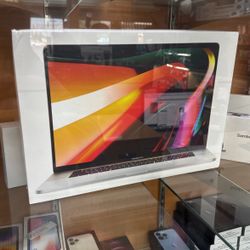 16” Apple MacBook Pro Intel Core I9 32 GB Ram 1 TB Ssd