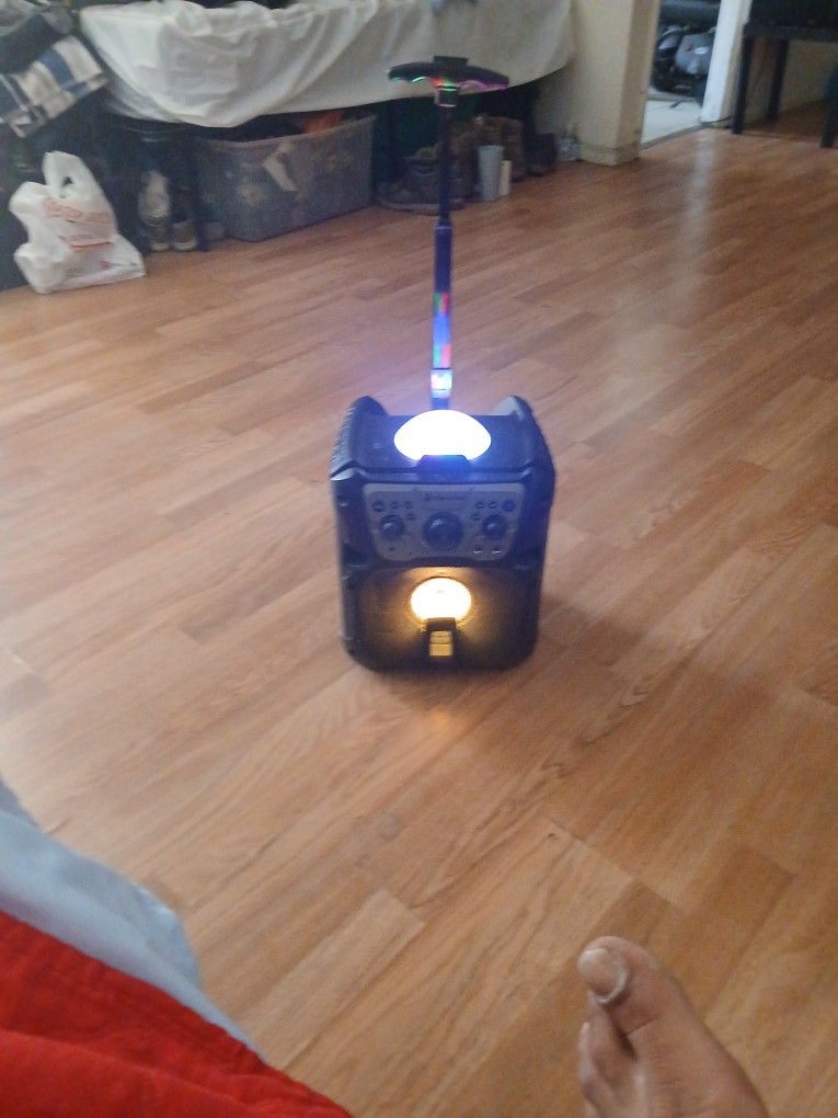 Bluetooth speaker with lighting