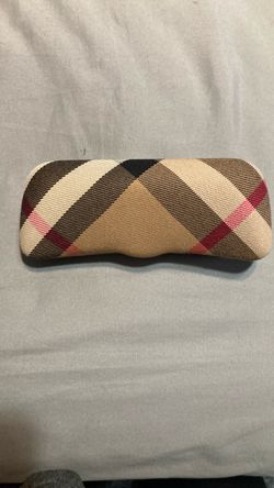 Burberry glasses case 15$