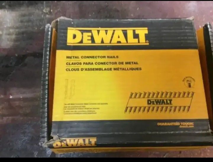 Dewalt 1.5 x .131 in Galvanized Metal Connector 2000 Pack Nails....... CHECK OUT MY PAGE FOR MORE ITEMS