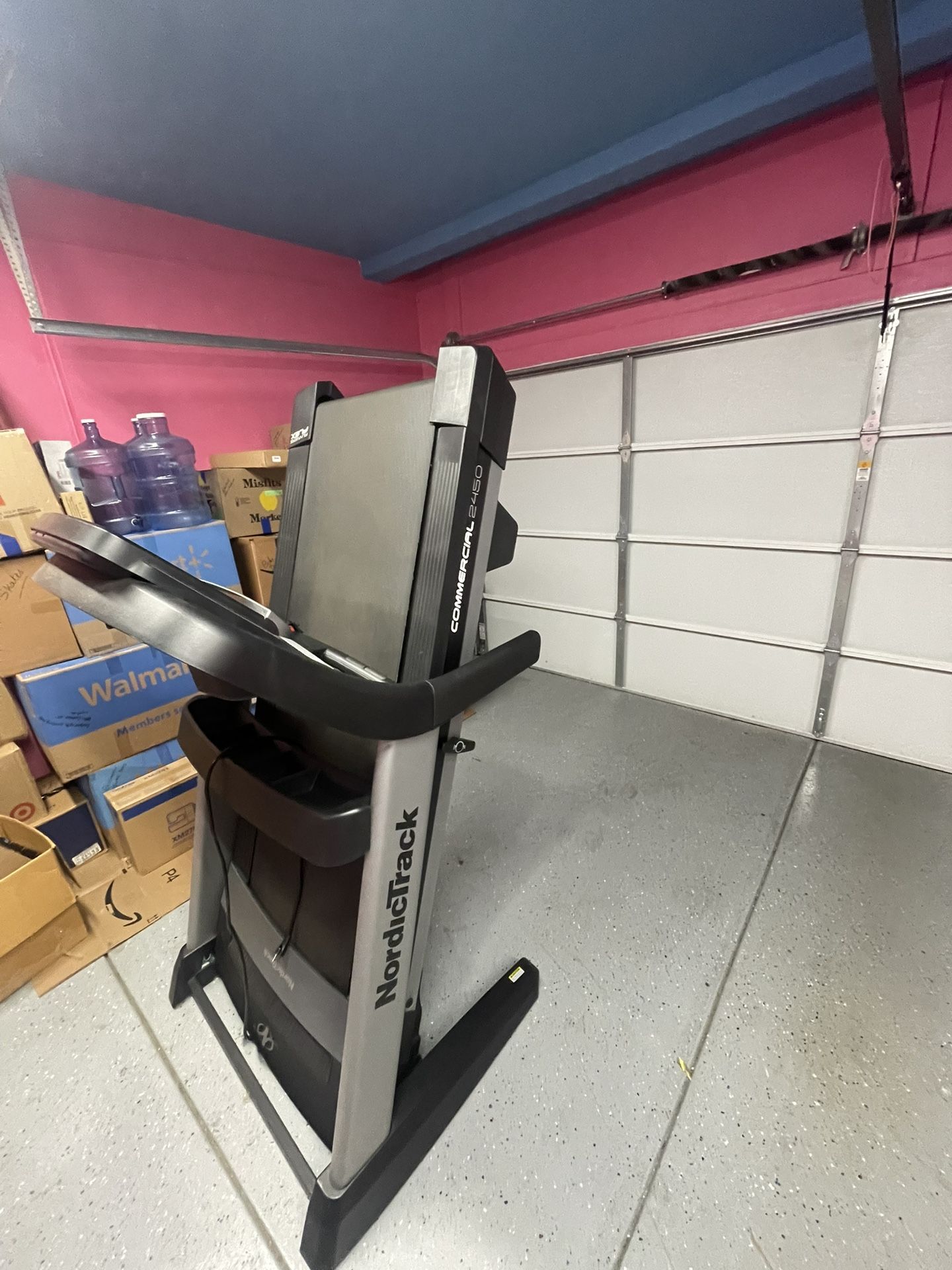 Like New Treadmill NORDIC Track Commercial 2450 Treadmill