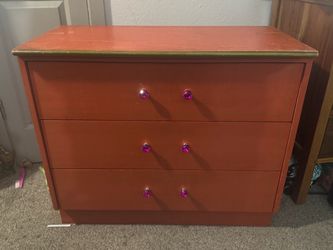Vintage 3-Drawer Wood Dresser (Reddish, with Green lining)