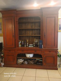 Beautiful buffet must sell moving