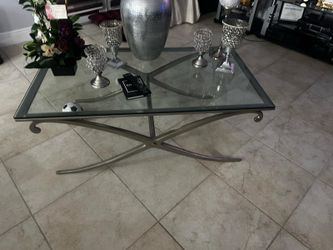 Mesa con cristal