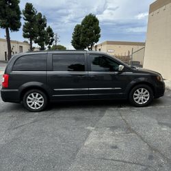 2011 Chrysler Town and Country van