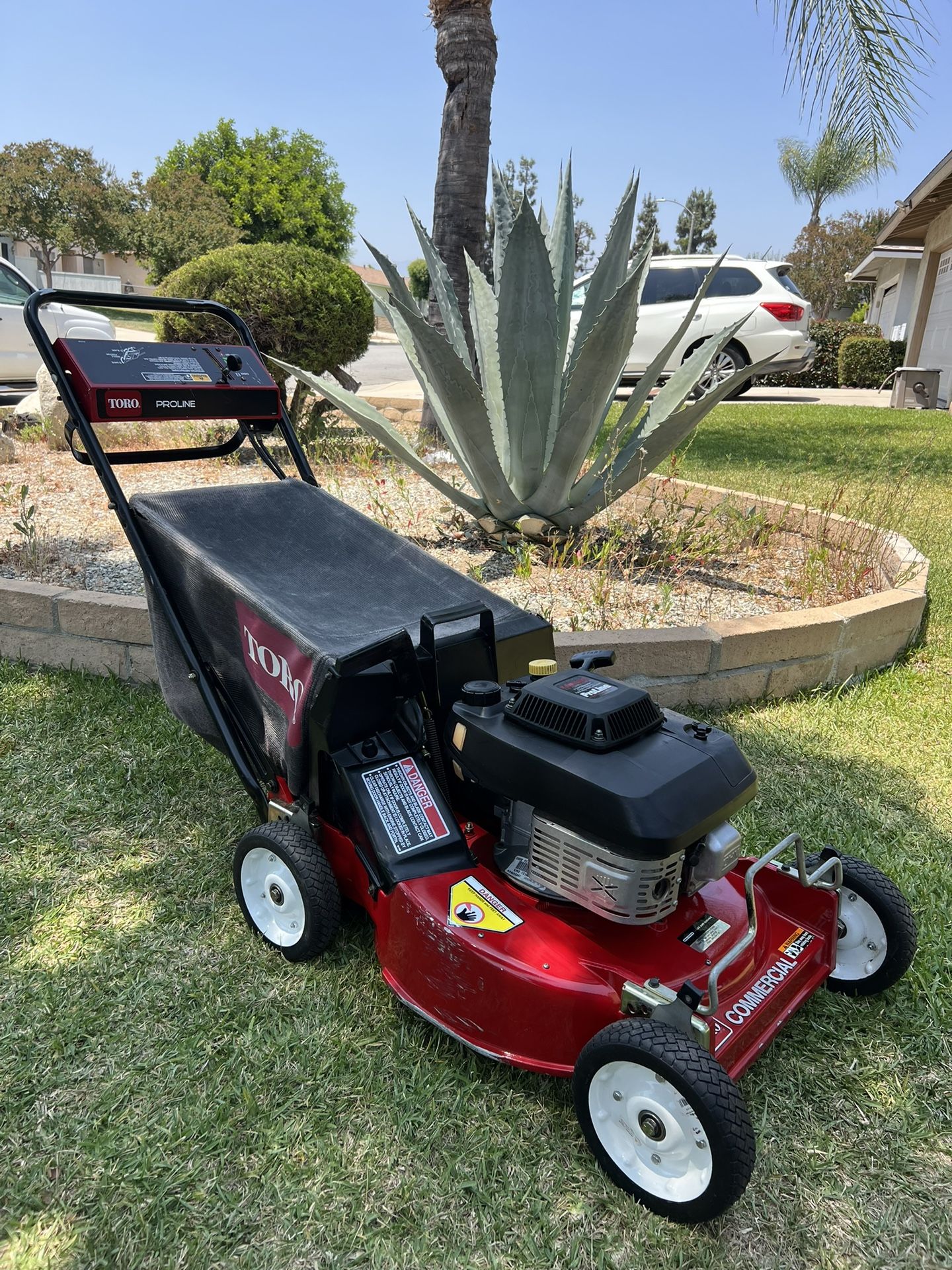 Toro Proline 21 Commercial Lawn Mower In Good Condition & Good Working Order