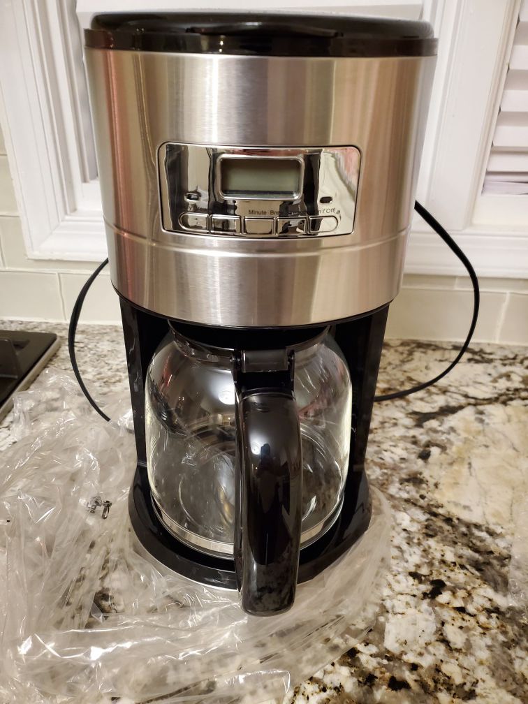 Coffee maker with glass carafe
