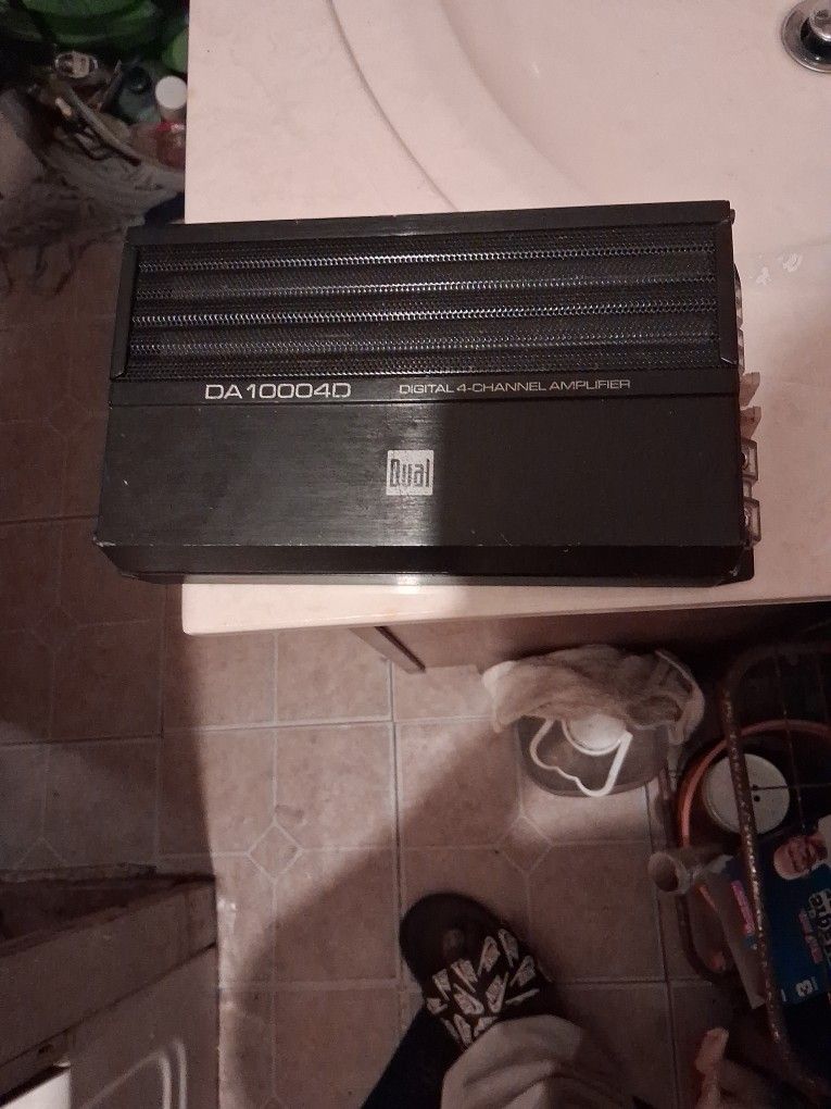 DA 10004D Digital 4 Channel Amplifier