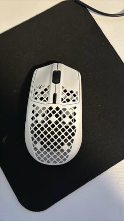 Wireless gaming mouse