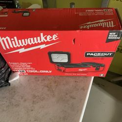 90$ Milwaukee m12 packout light