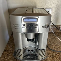 Delonghi Magnifica Espresso Machine 