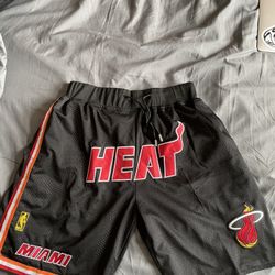 Miami Heat Shorts Large 