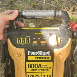 Everstart maxx Jumpstart And Air Compressor