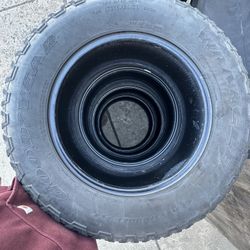 275/65R20 Goodyear Trailrunners AT